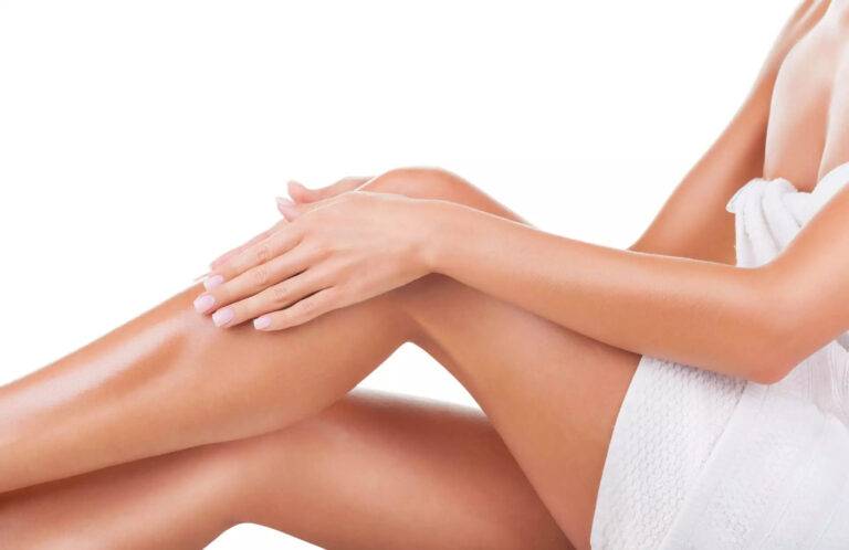 jambes d'une femme parfaitement épiler au laser
